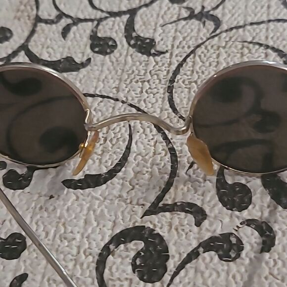 Round Gold Sunglasses - Picture 6 of 8
